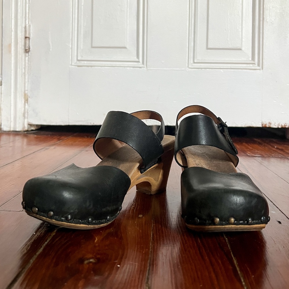 Dansko | Mary Jane Clogs | Black